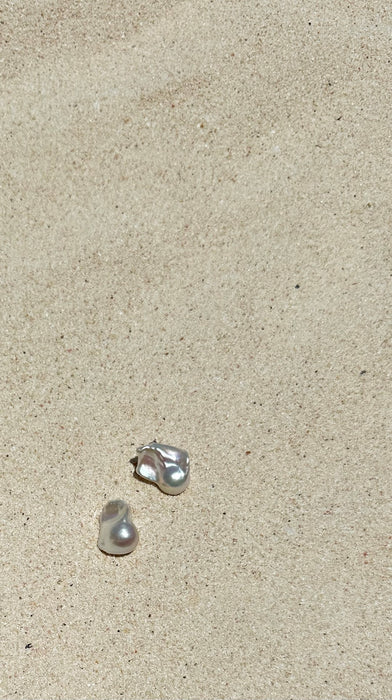 Divers Pearl Earring