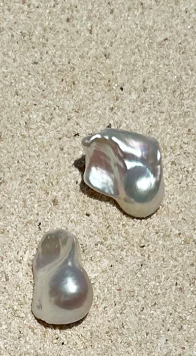 Divers Pearl Earring