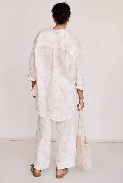 The Oversized Holiday Shirt in Pale Tropical